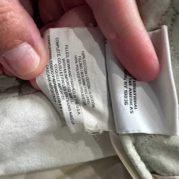 Laura Ashley Lifestyles Queen Size Muted Florals Comforter & 2 Pillow Shams - Picture 6 of 16